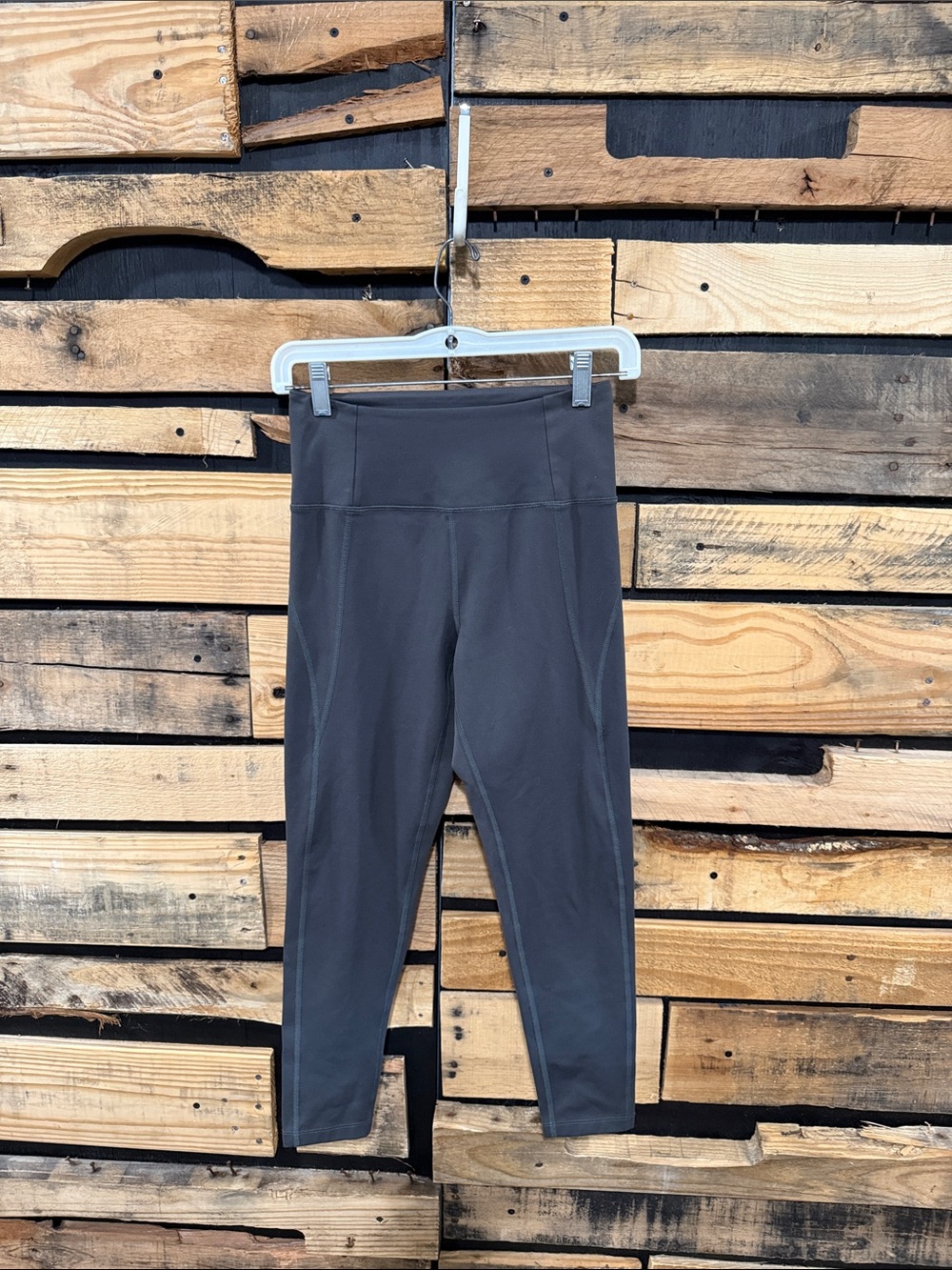 Girlfriend Collective Compressive
High-Rise Cropped Legging Grey Small